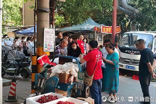 太强了！布莱克尼半场16中9&三分5中5砍下27分5板3帽